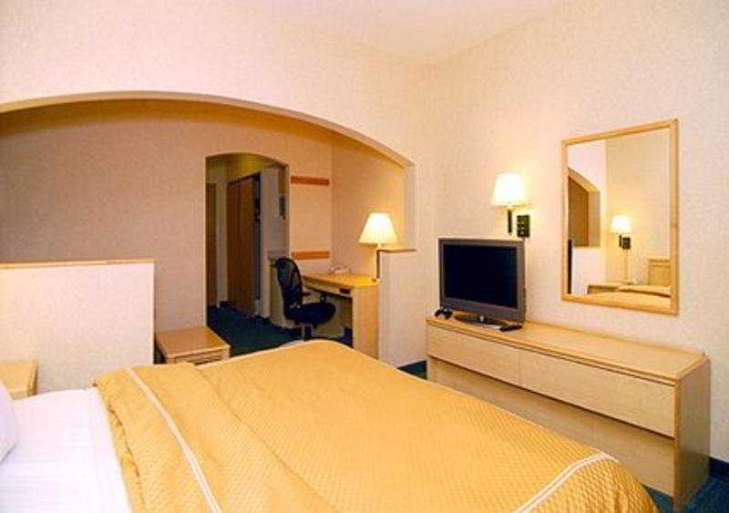 คอมฟอร์ต สวีท ซัมมิตต์ เคาน์ตี Hotel ดิลลอน ภายนอก รูปภาพ